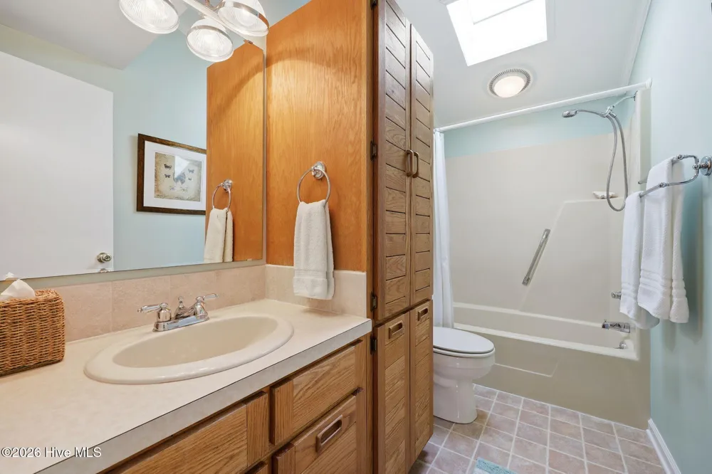205 Austin Point Drive Washington, NC 27889