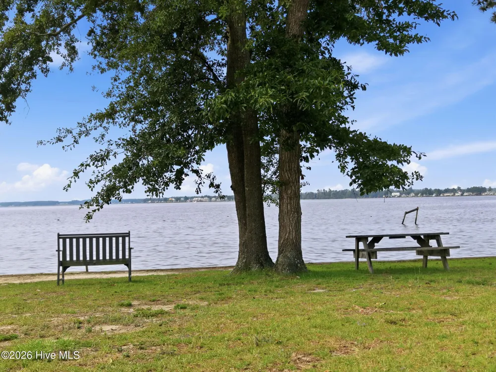 205 Austin Point Drive Washington, NC 27889
