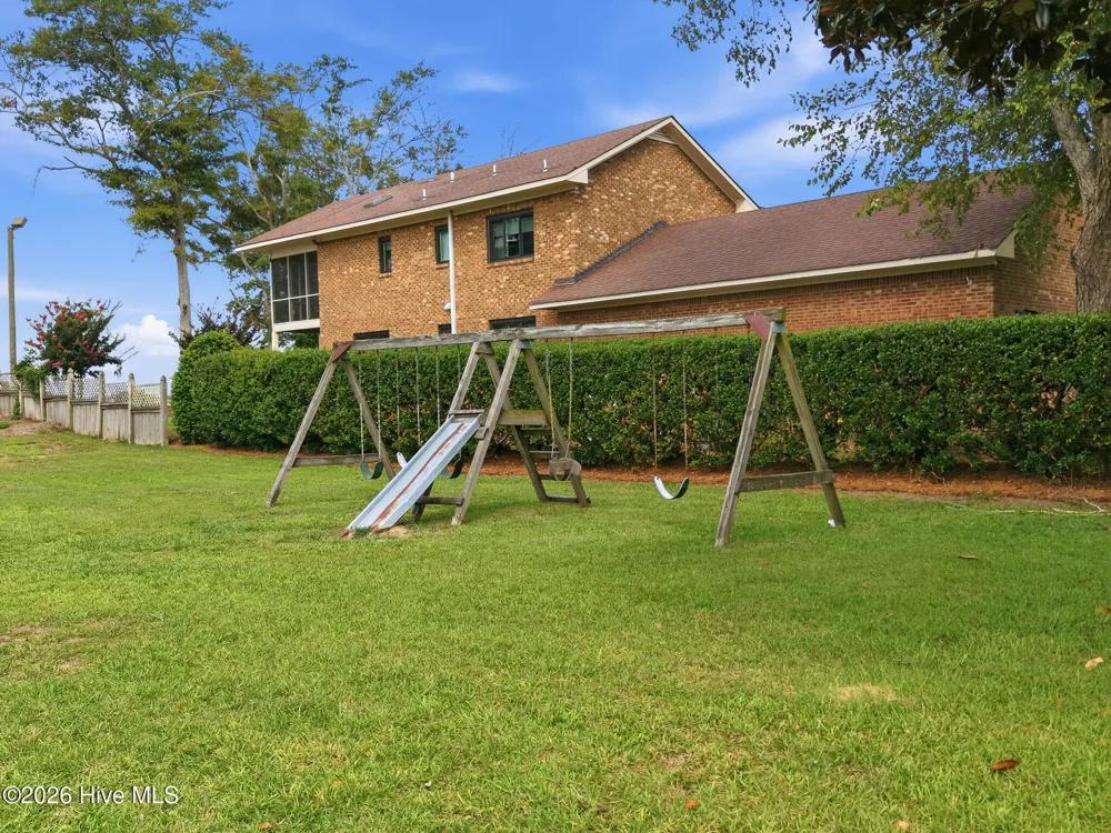 205 Austin Point Drive Washington, NC 27889