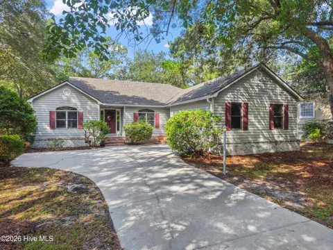 528 Genoes Point Road SW