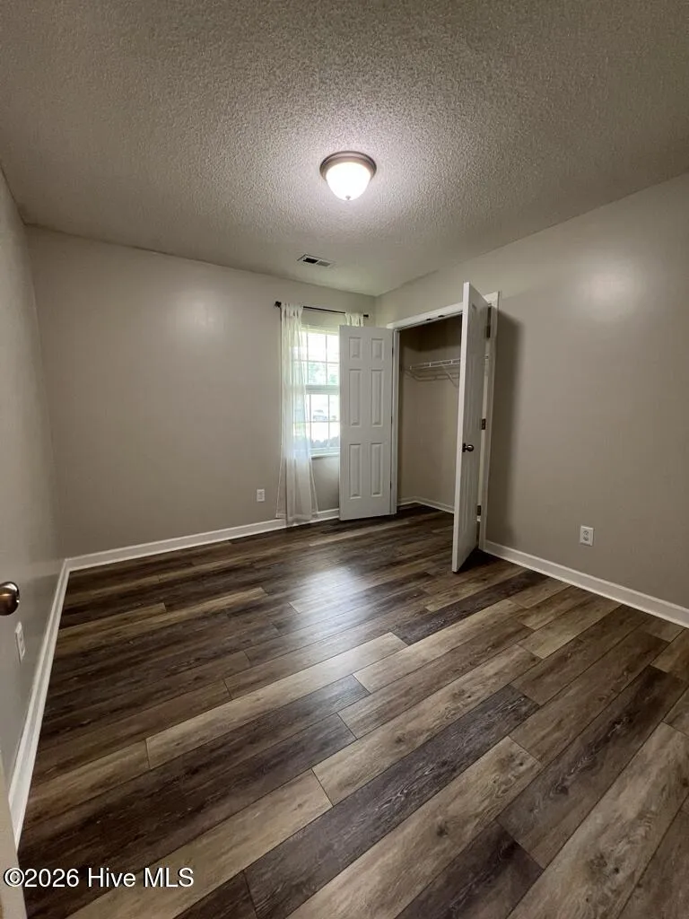 118 Pear Tree Lane Richlands, NC 28574