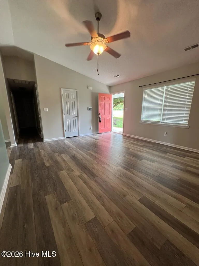 118 Pear Tree Lane Richlands, NC 28574