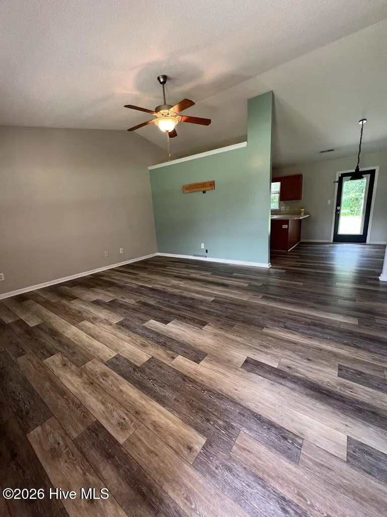 118 Pear Tree Lane Richlands, NC 28574