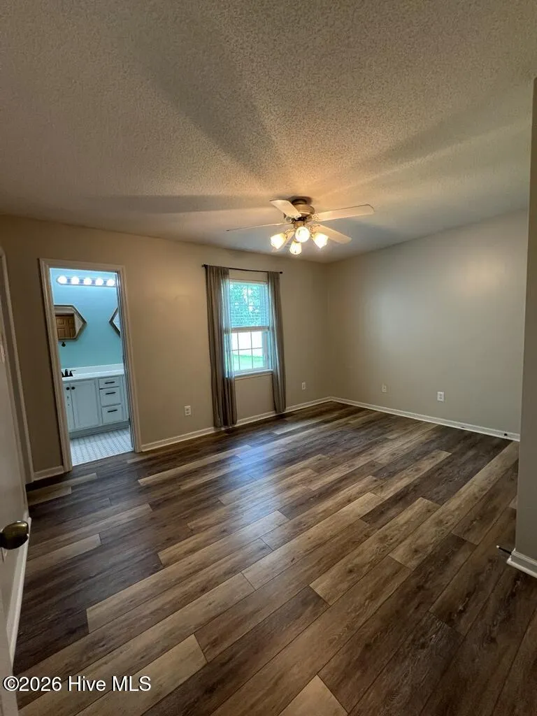 118 Pear Tree Lane Richlands, NC 28574