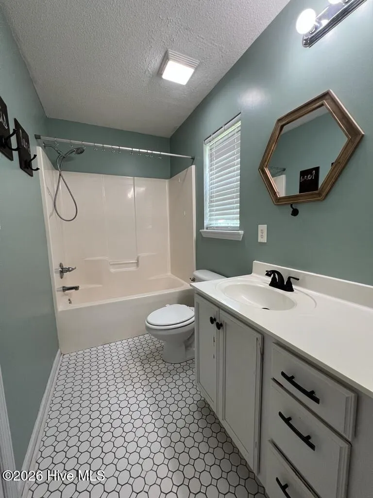 118 Pear Tree Lane Richlands, NC 28574