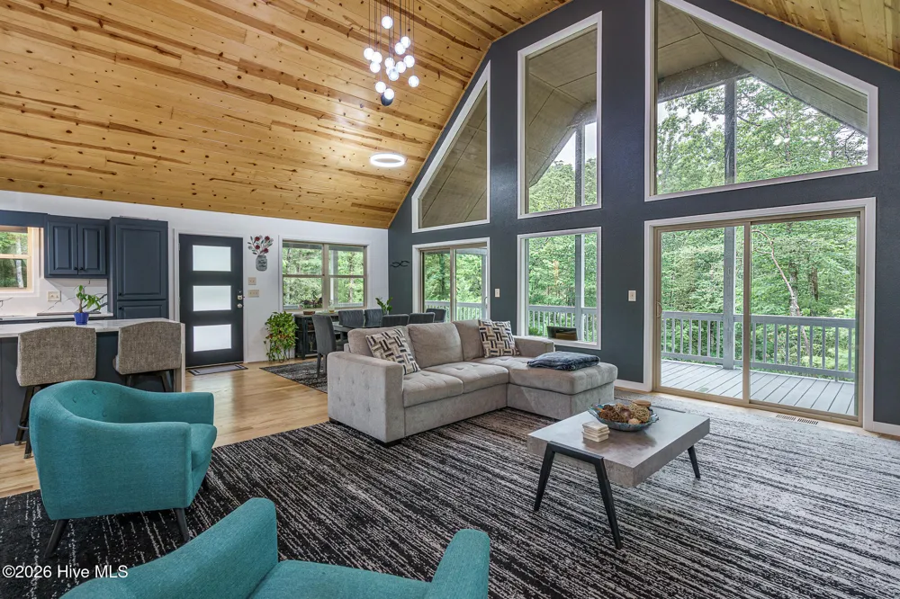 135 Heritage Trail Brasstown, NC 28902