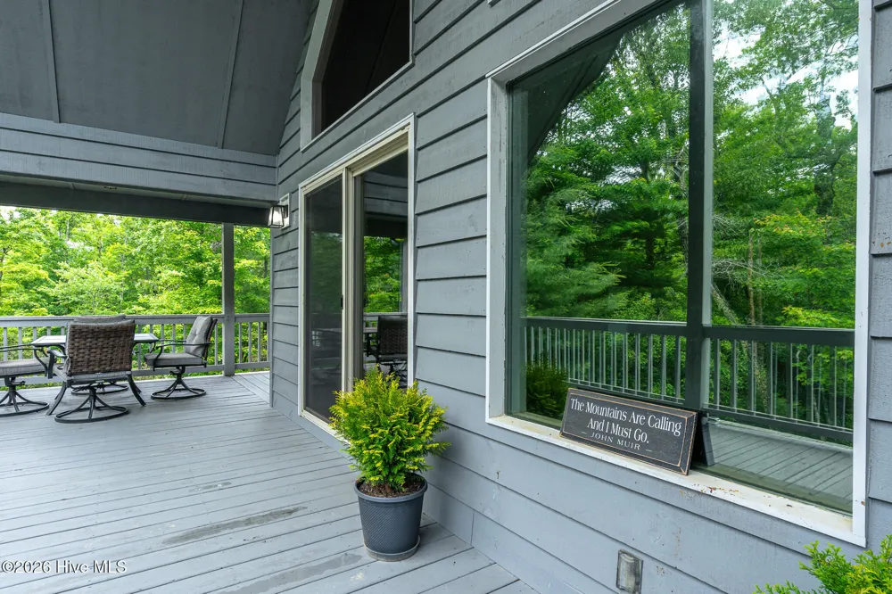 135 Heritage Trail Brasstown, NC 28902