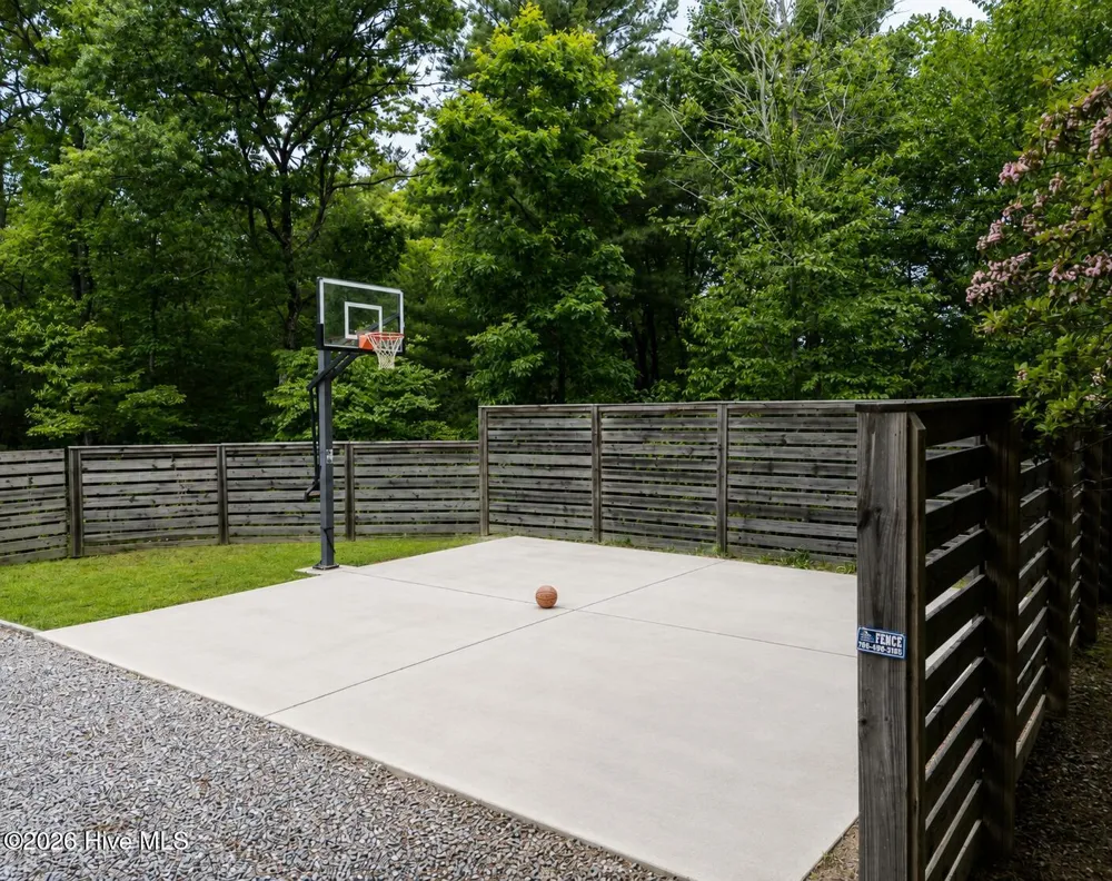 135 Heritage Trail Brasstown, NC 28902