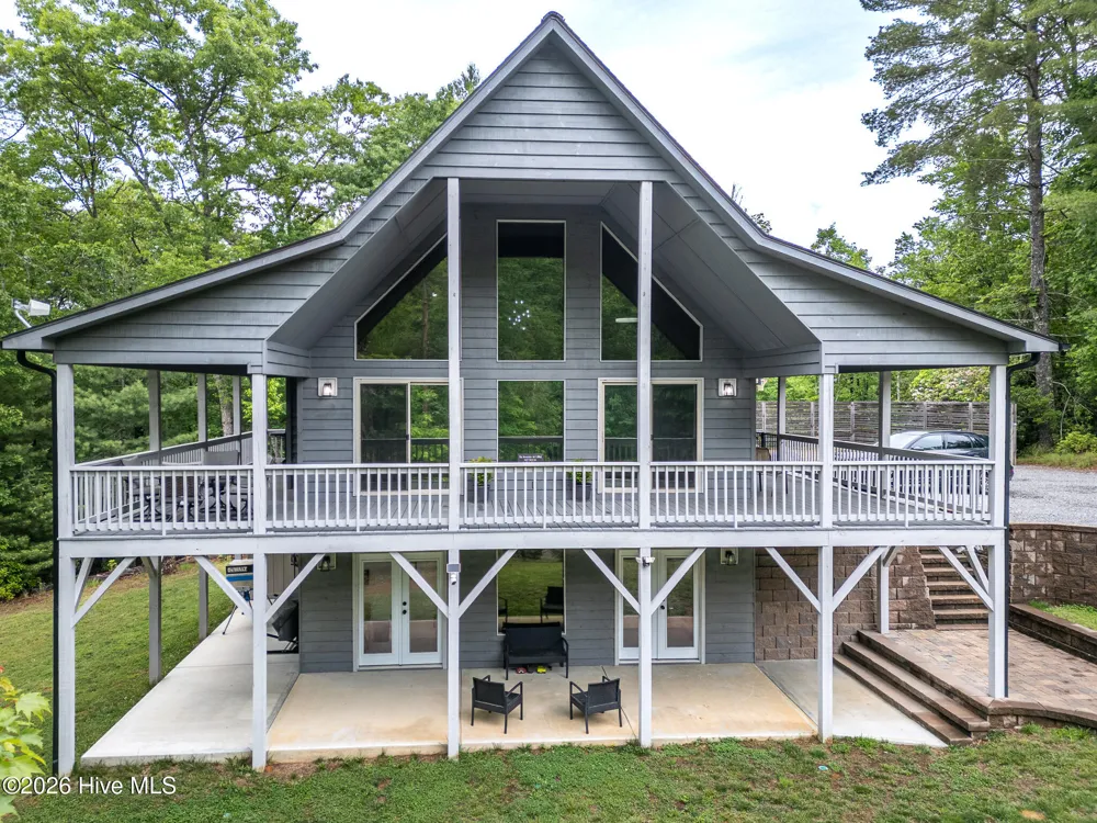 135 Heritage Trail Brasstown, NC 28902