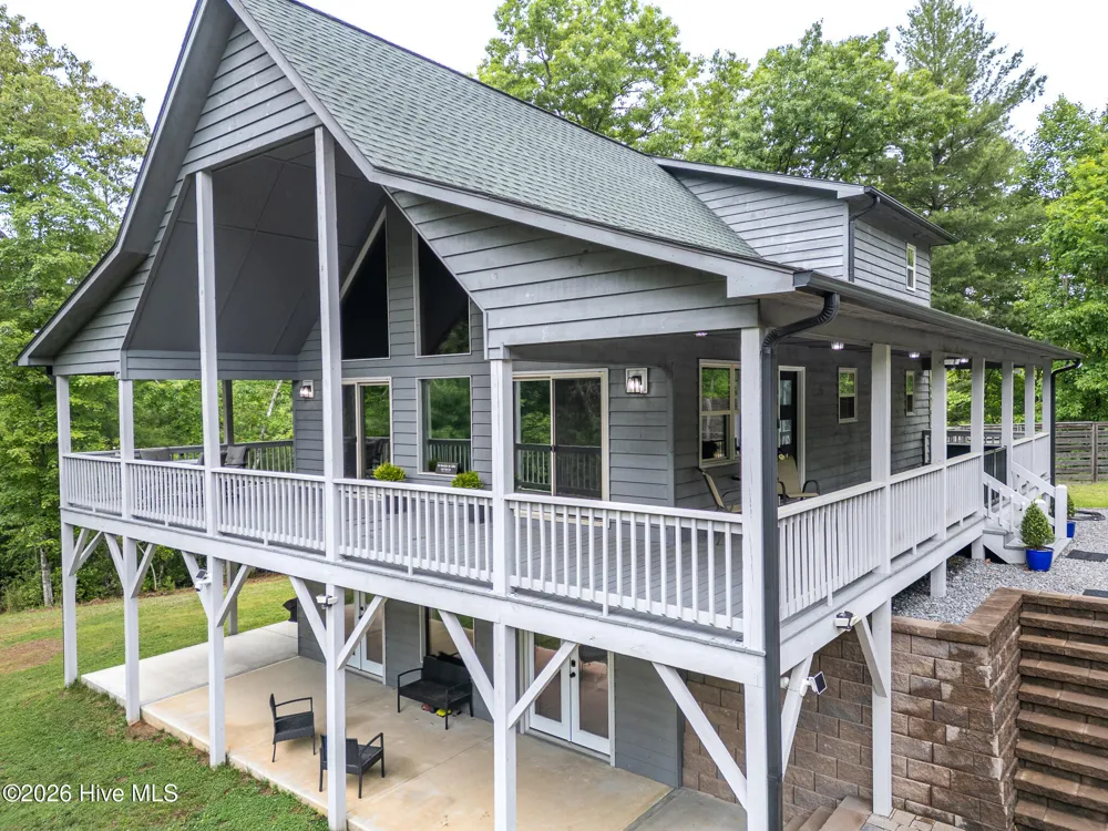 135 Heritage Trail Brasstown, NC 28902