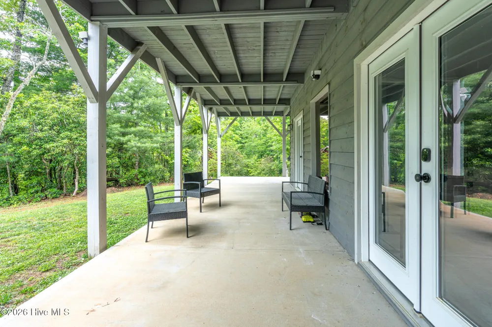 135 Heritage Trail Brasstown, NC 28902