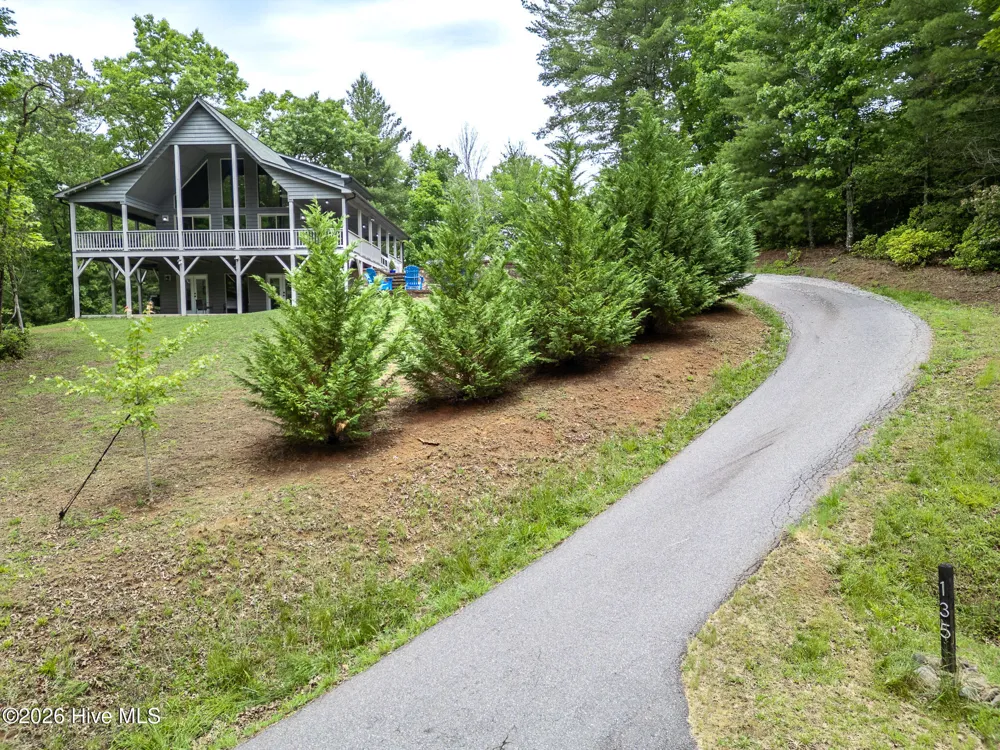 135 Heritage Trail Brasstown, NC 28902