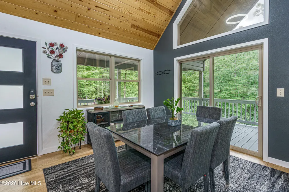 135 Heritage Trail Brasstown, NC 28902