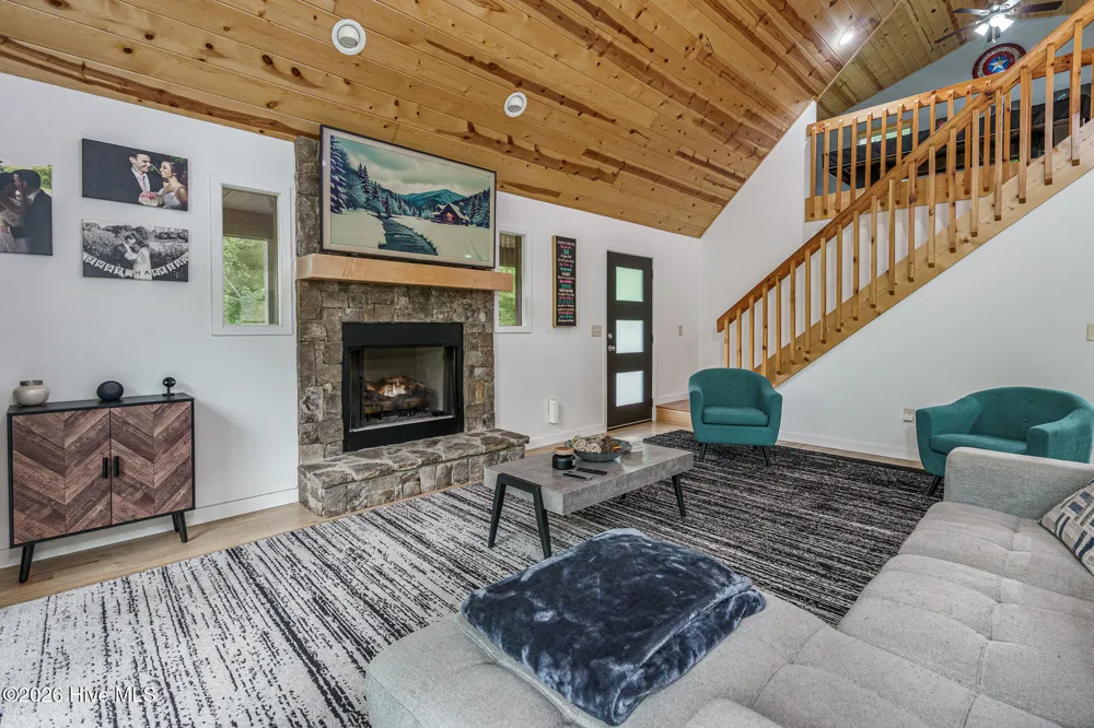 135 Heritage Trail Brasstown, NC 28902