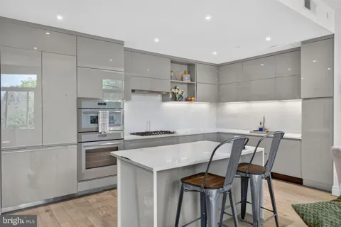 810 O STREET NW #206