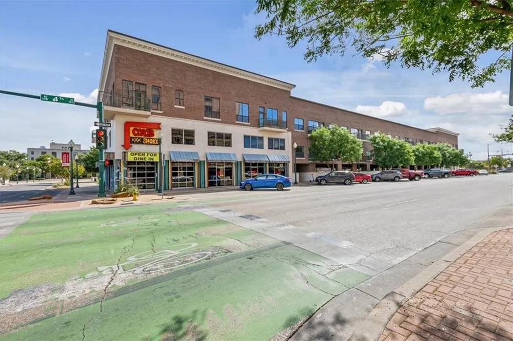 330 Austin Avenue #216 Waco, TX 76701