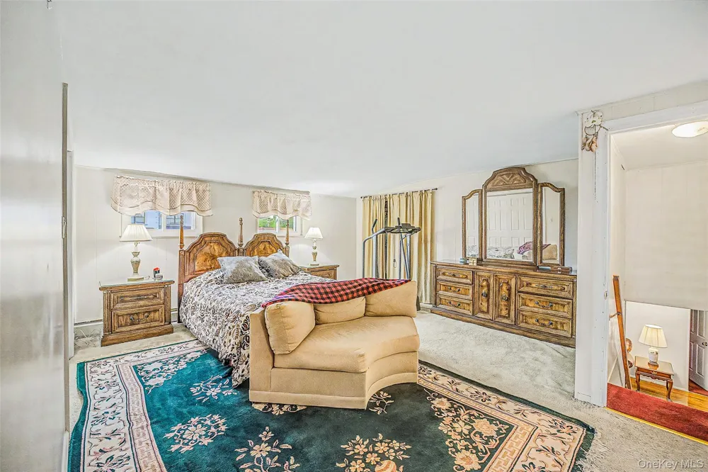 28 Greenvale Lane Syosset, NY 11791