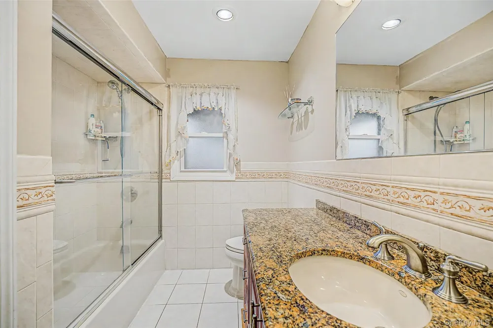 28 Greenvale Lane Syosset, NY 11791