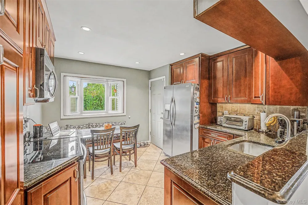28 Greenvale Lane Syosset, NY 11791