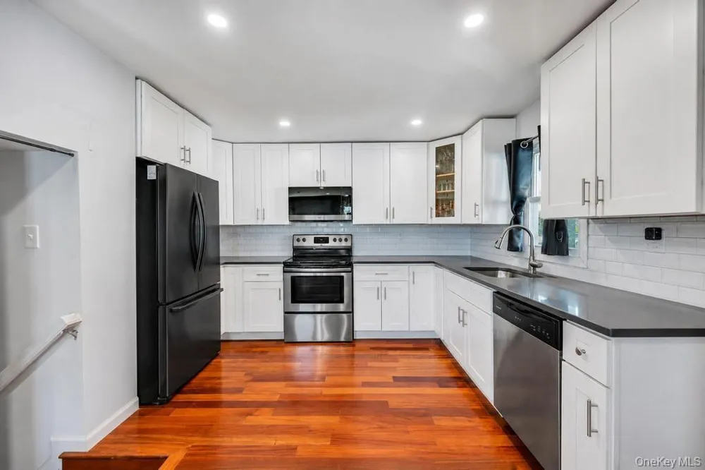 573 Miller Avenue Freeport, NY 11520