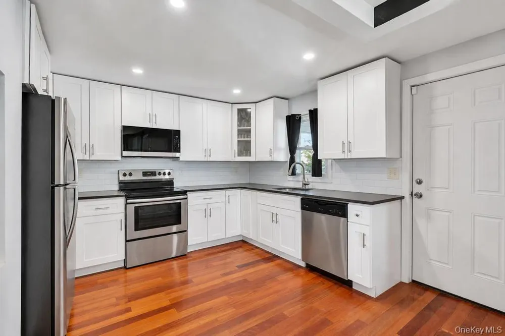 573 Miller Avenue Freeport, NY 11520