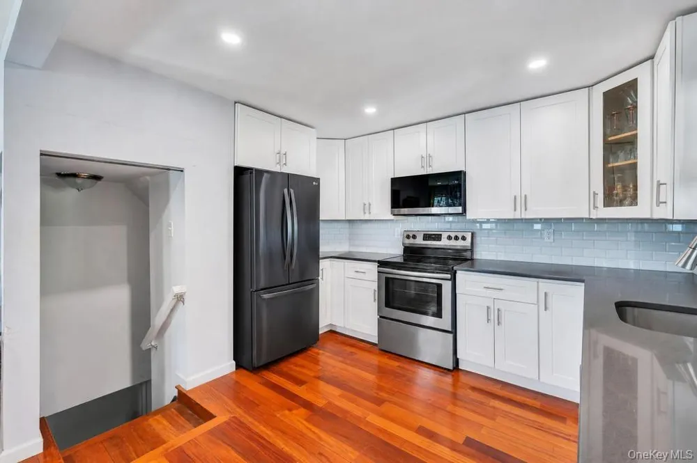 573 Miller Avenue Freeport, NY 11520