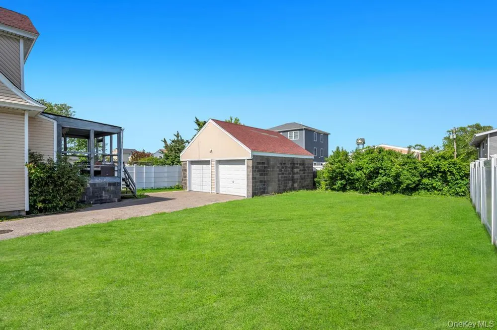 573 Miller Avenue Freeport, NY 11520