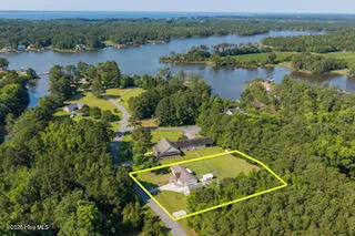 9328 Doris Drive Oriental, NC 28571