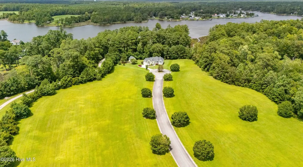 87 Elbert Lee Road Arapahoe, NC 28510