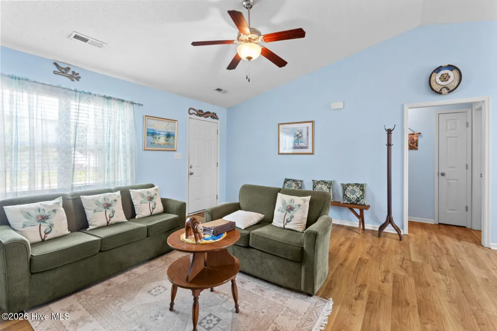 110 Pear Tree Lane Richlands, NC 28574