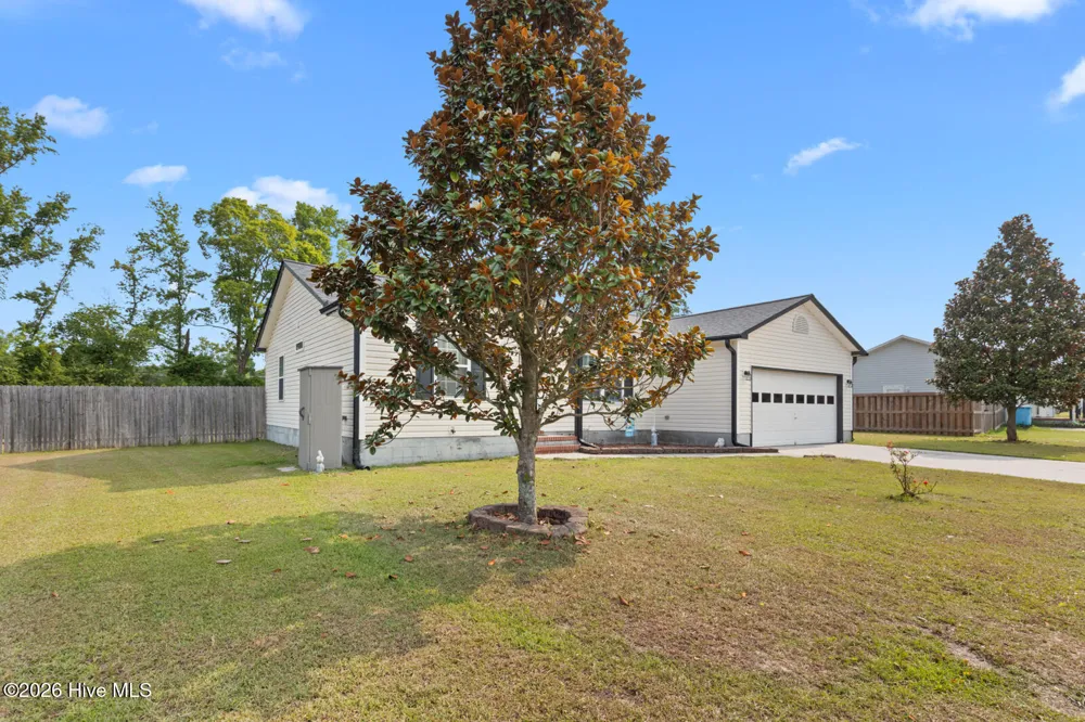 110 Pear Tree Lane Richlands, NC 28574