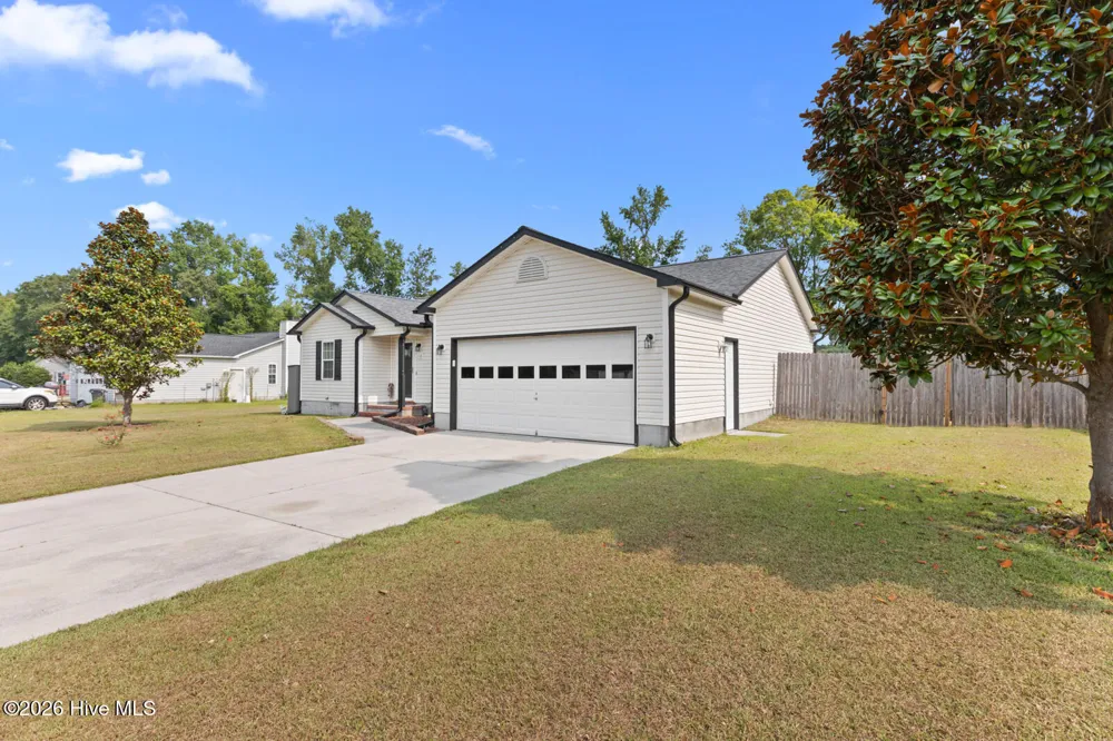 110 Pear Tree Lane Richlands, NC 28574
