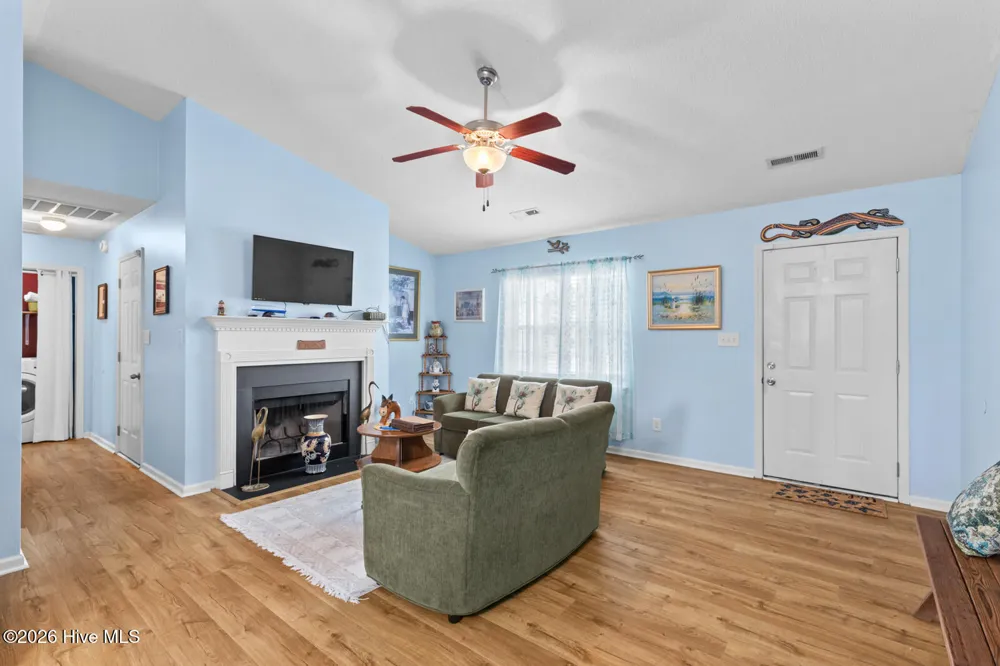 110 Pear Tree Lane Richlands, NC 28574