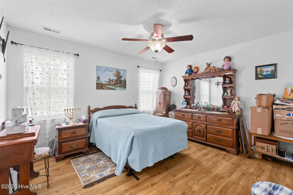 110 Pear Tree Lane Richlands, NC 28574