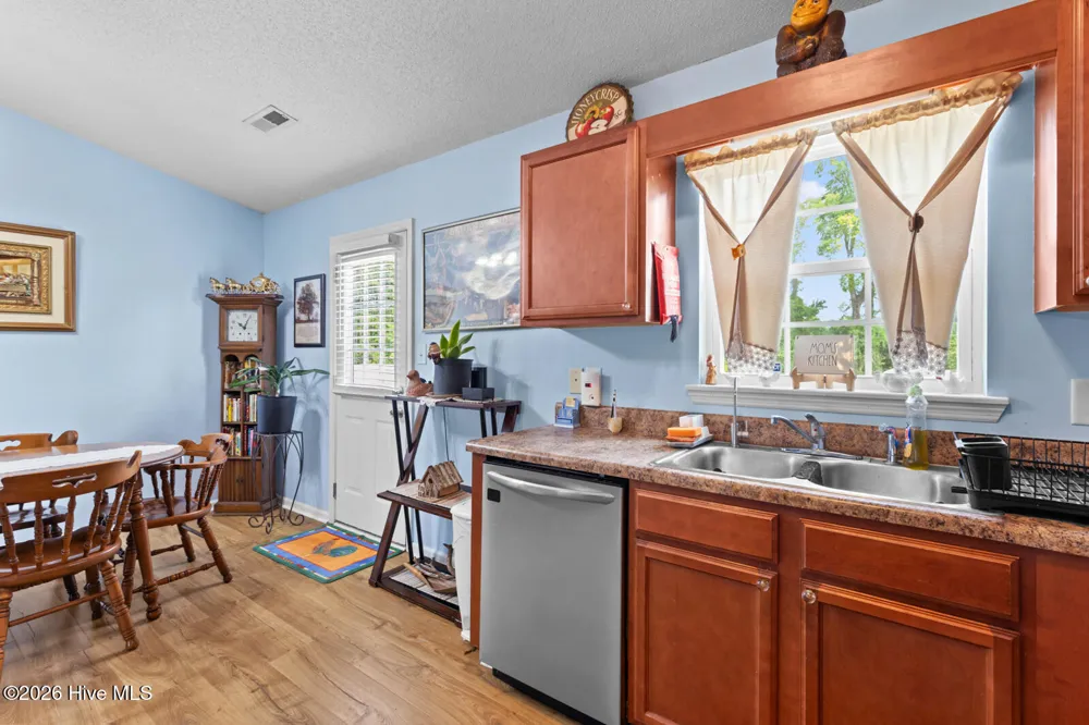 110 Pear Tree Lane Richlands, NC 28574