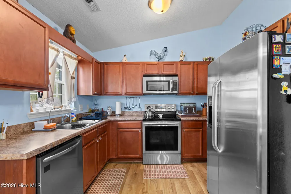 110 Pear Tree Lane Richlands, NC 28574
