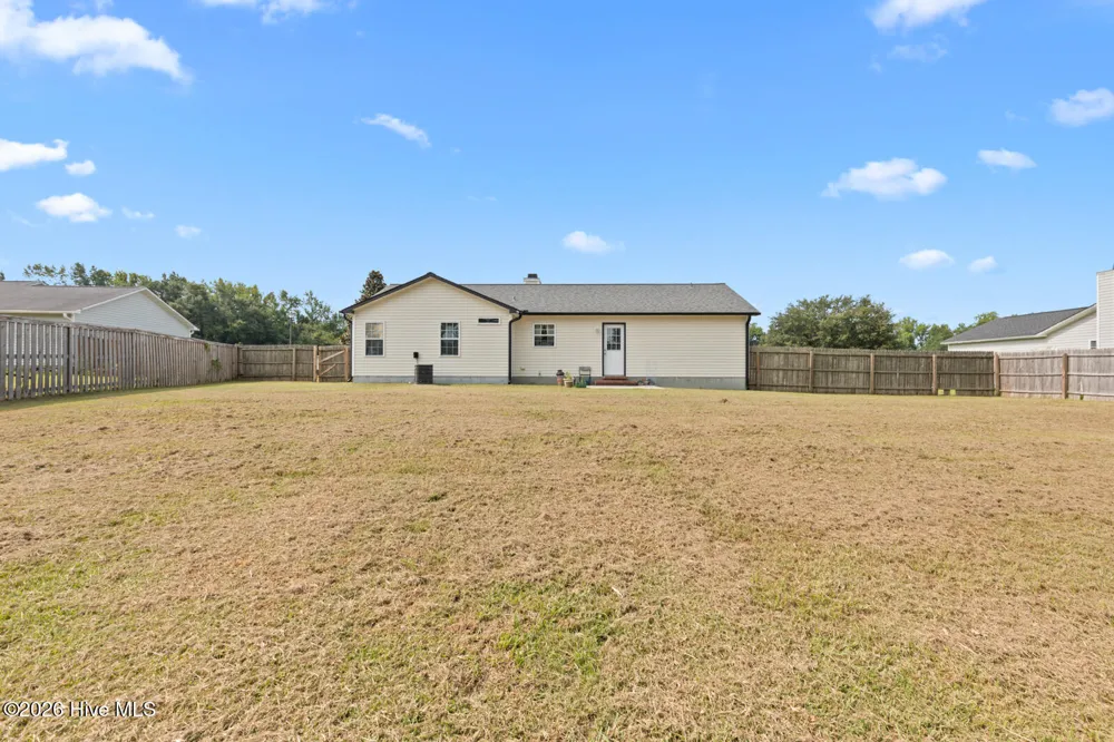 110 Pear Tree Lane Richlands, NC 28574