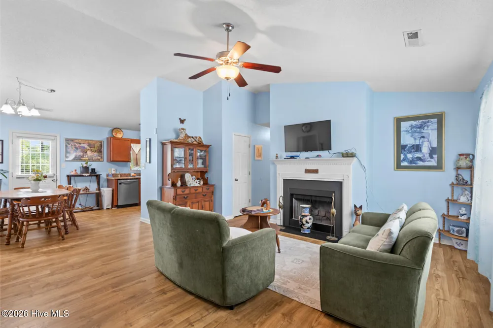 110 Pear Tree Lane Richlands, NC 28574