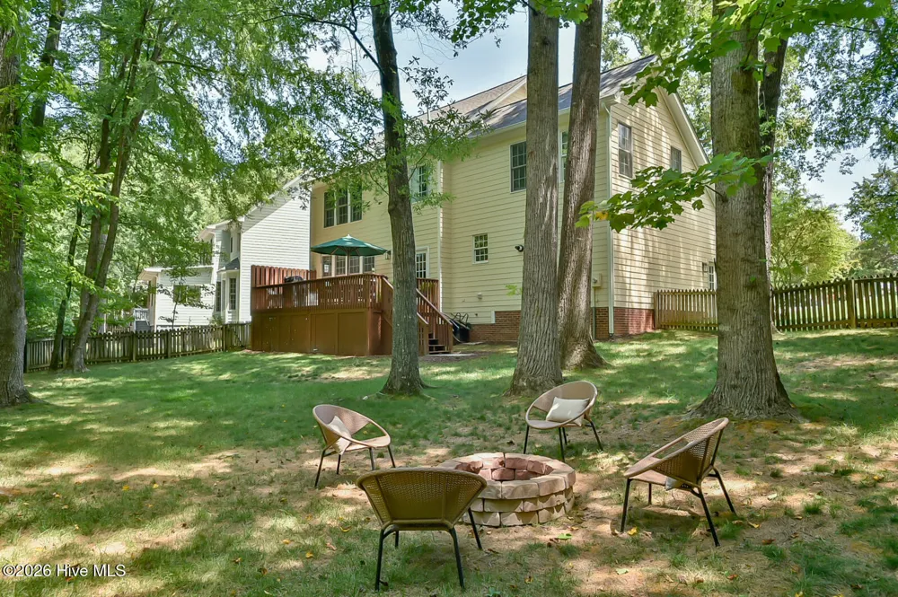 112 Dairy Court Chapel Hill, NC 27516