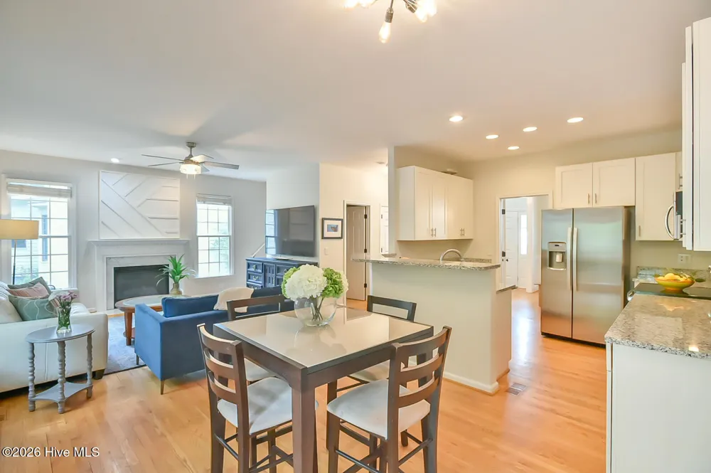 112 Dairy Court Chapel Hill, NC 27516