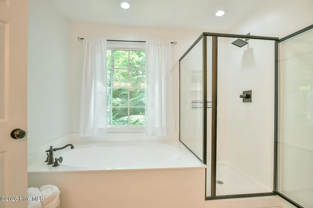 112 Dairy Court Chapel Hill, NC 27516