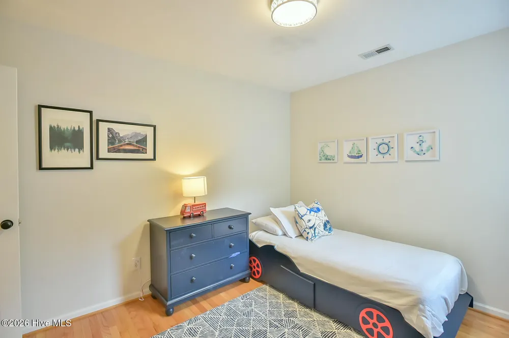 112 Dairy Court Chapel Hill, NC 27516
