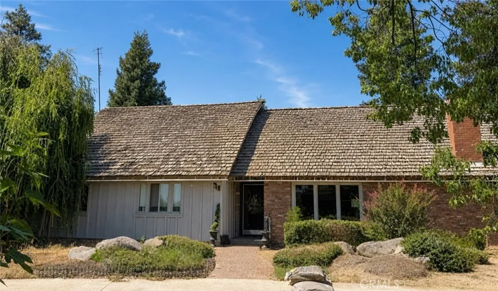 718 E Myer Exeter, CA 93221