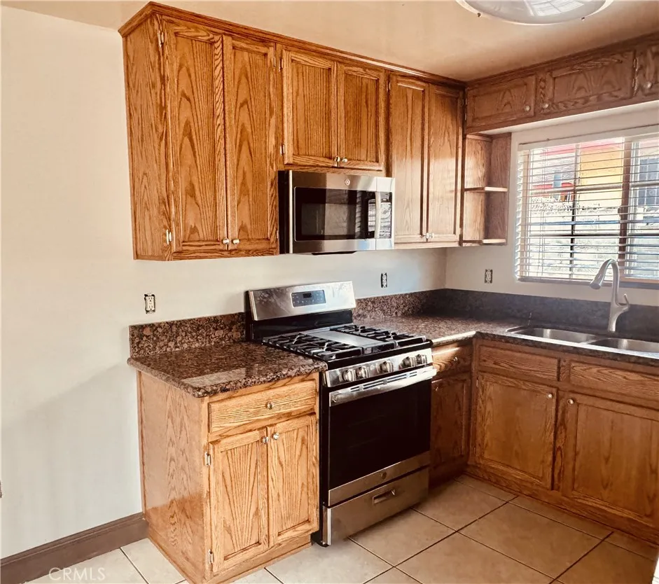 5425 Buchanan Los Angeles, CA 90042