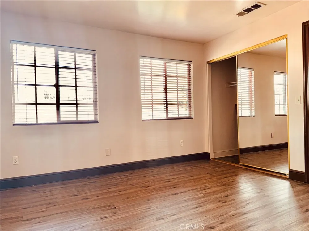5425 Buchanan Los Angeles, CA 90042