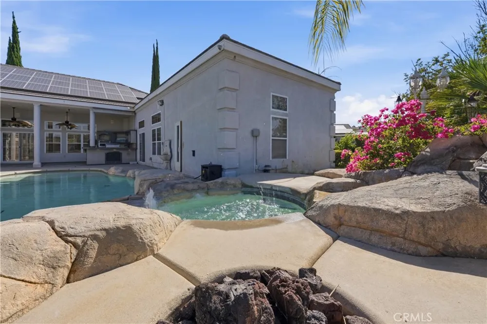 685 Bradbury Redlands, CA 92374