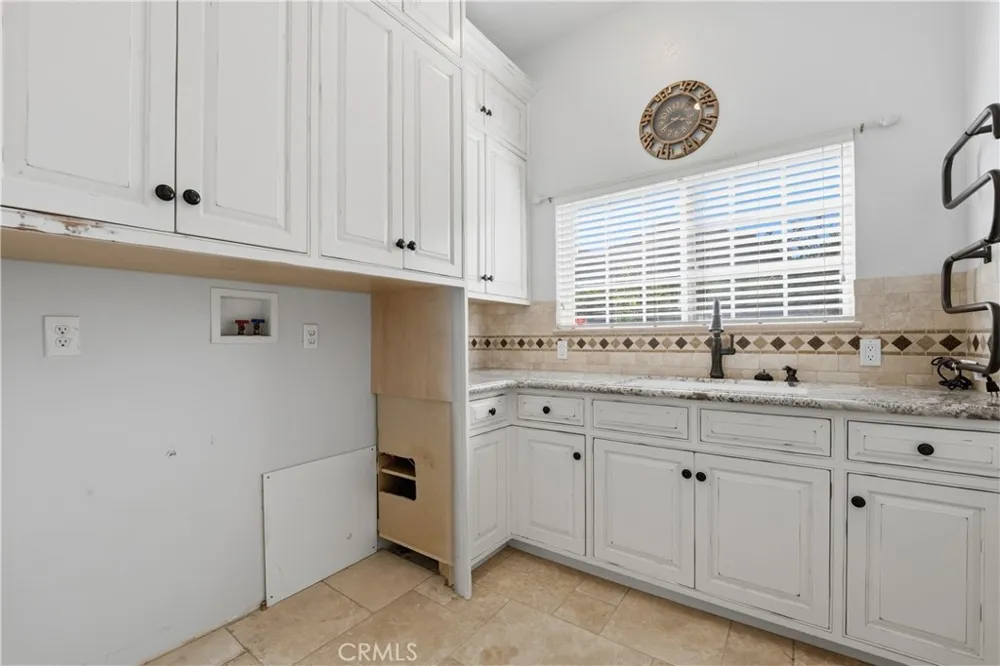 685 Bradbury Redlands, CA 92374