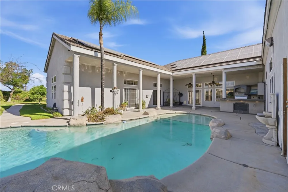 685 Bradbury Redlands, CA 92374