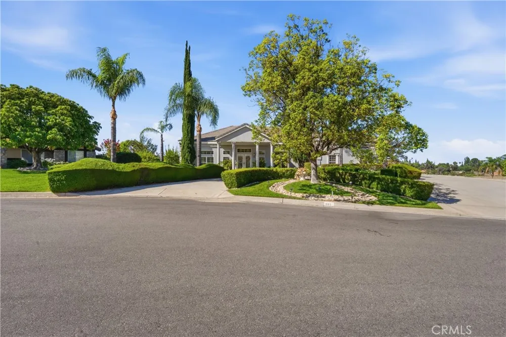 685 Bradbury Redlands, CA 92374