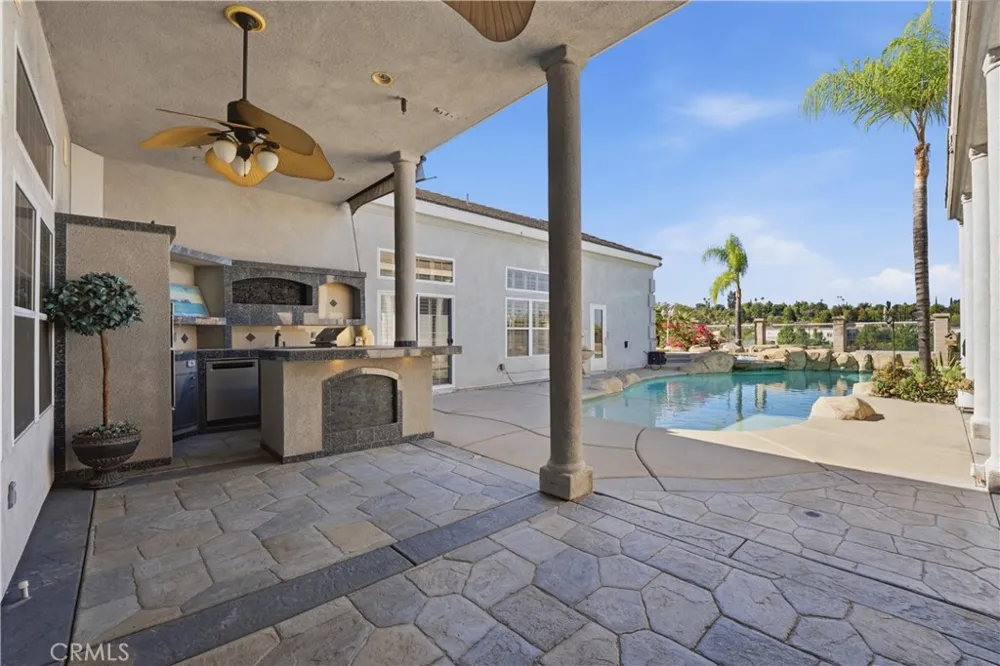 685 Bradbury Redlands, CA 92374